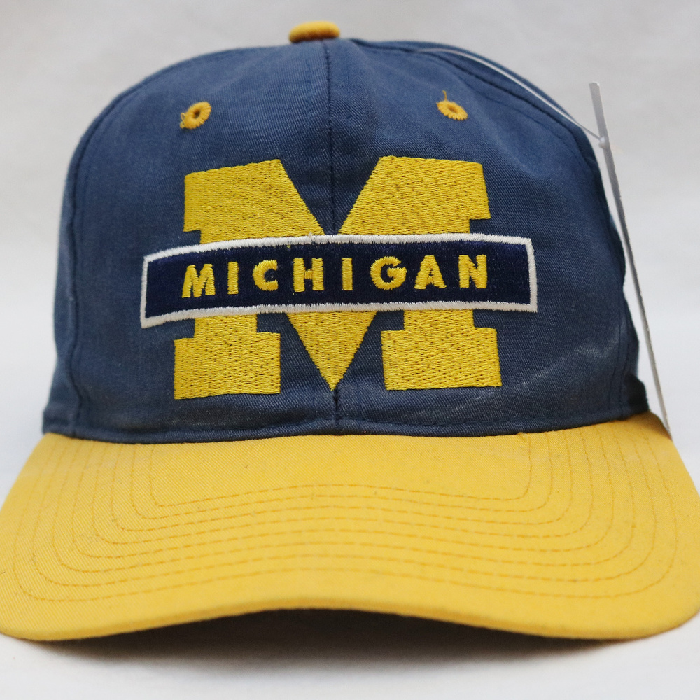 90's Vintage "MICHIGAN WOLVERINES" SnapBack